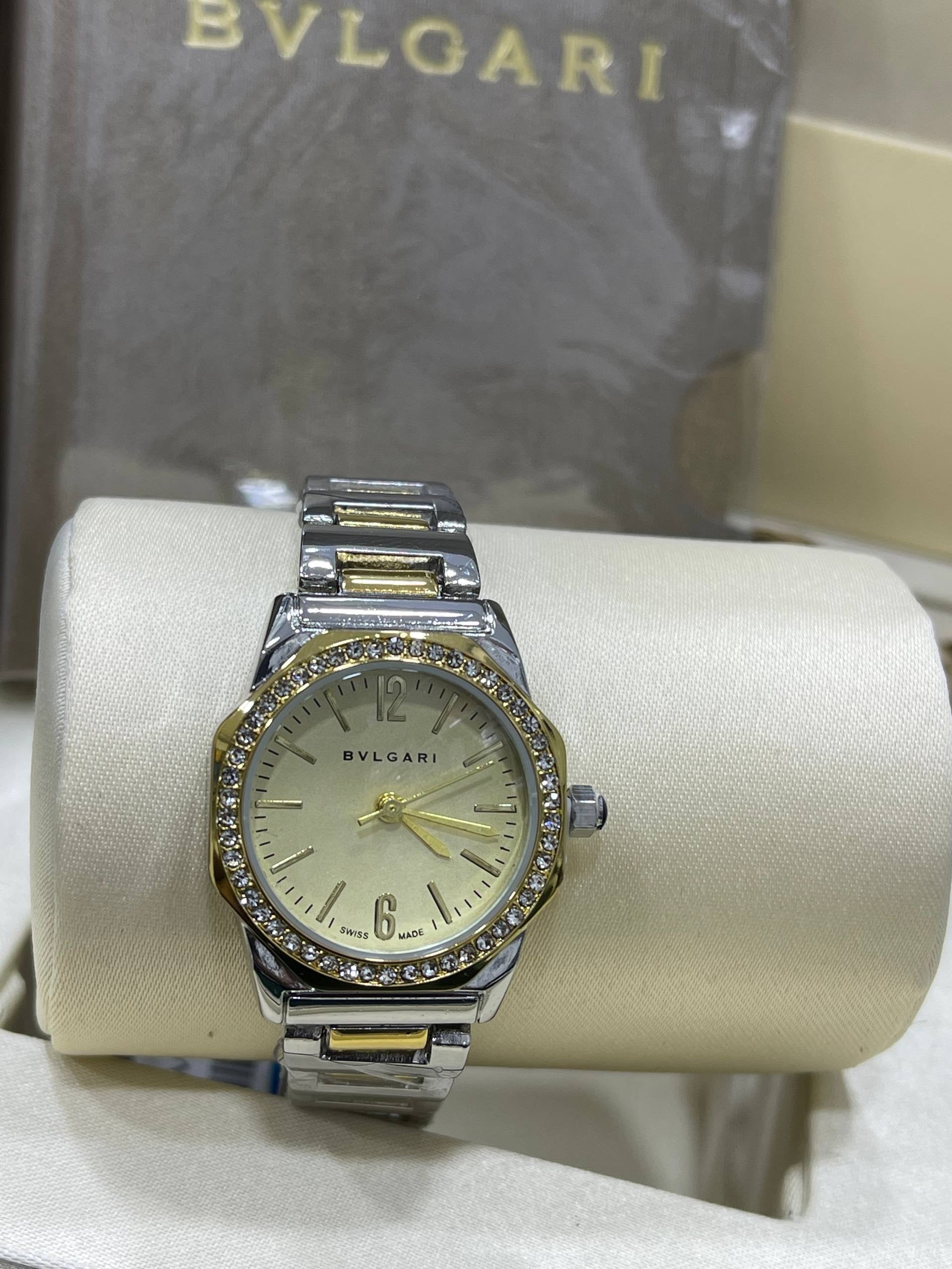 BVLGARI Gold – Diamond Bezel